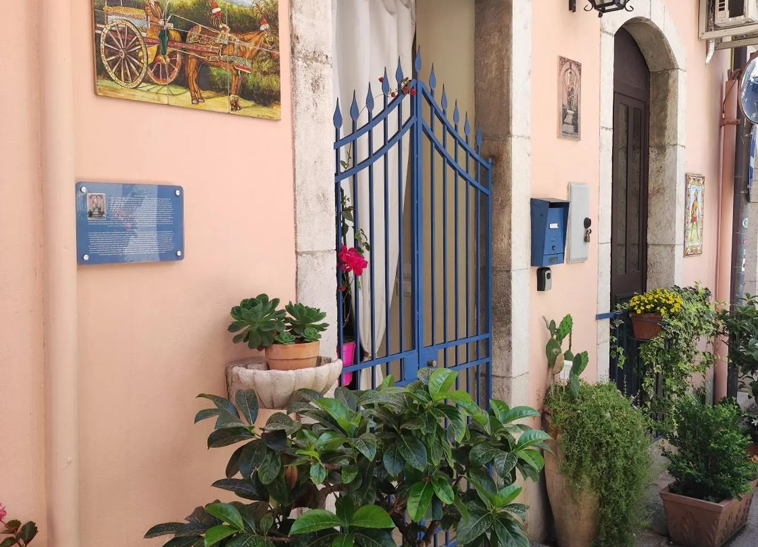 Lyssa Holiday Apartments Taormina